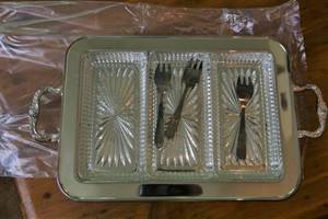 lot 38 image: New in box serving platter with removable glass inserts