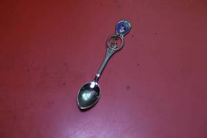 lot 44 image: Elvis Presley souvenir spoon