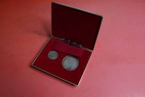 lot 57 image: 1964 Tokyo souvenir coins in box
