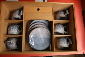 lot 59 image: 12 piece glazed ceramic Japanese tea set in box