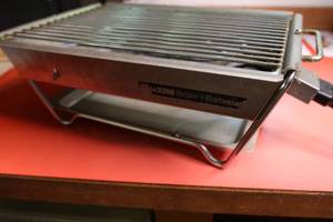 lot 69 image: Portable electric grill