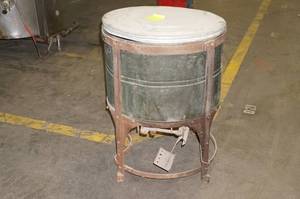 lot 30 image: Vintage ABC Double A Electric Washer