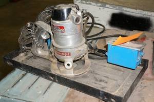 lot 47 image: Vintage Porter-Cable 150 Router