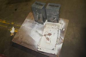 lot 51 image: Industrial Electrical Switches