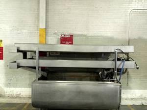 lot 5 image: Commercial Fruit and Vegetable Washer