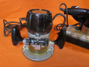 lot 40 image: Craftsman Router & Sander