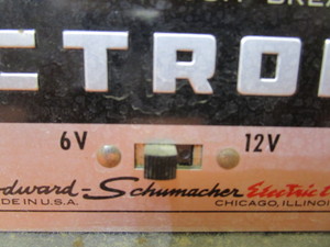 lot 88 image: 6v-12v Battery Charger