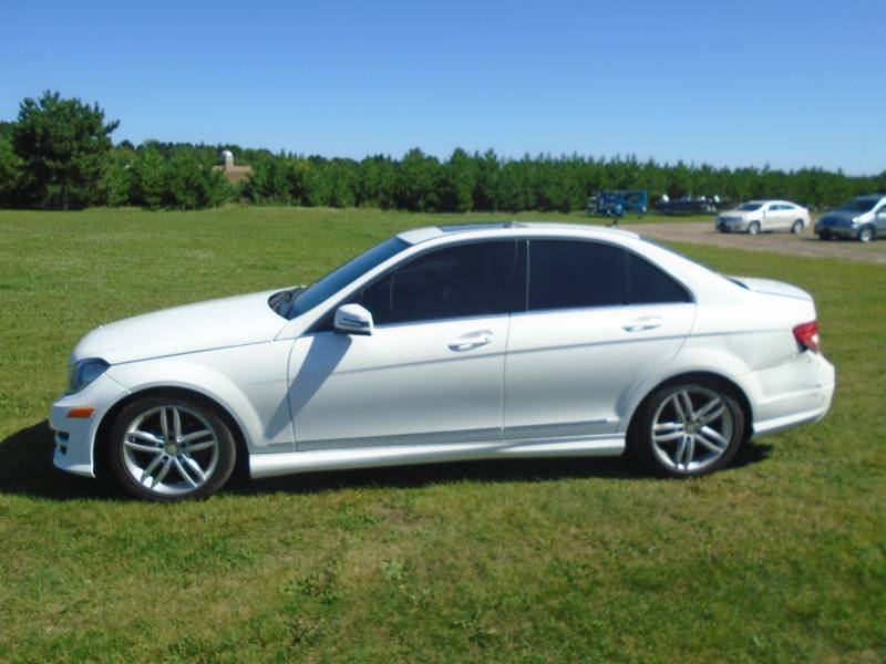 lot 4 image: 2013 Mercedes-Benz C250 Sport
