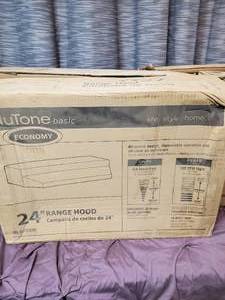 Lot of 4 range hoods