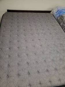 lot 5 image: Sealy Posturepedic Humbolt Ltd Firm Pillow Top - Queen