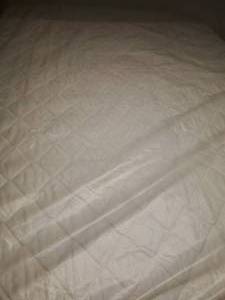 lot 7 image: Sealy Essentials Ivory Treasure Queen Size Mattress