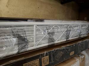 lot 16 image: Metal Platform Bed Frame with Headboards, Full  White
