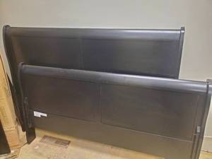lot 13 image: ACME Louis Philippe III Queen Bed - - Black (see pic)