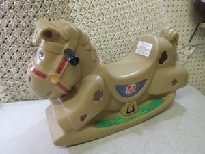 lot 3 image: Step 2 Rocking Horse  EW6...