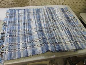 lot 10 image: 8 ft x 2 Ft Throw Rug New  CSB...