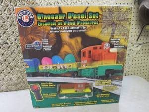 lot 35 image: Lionel Dinosaur Diesel Set  BS...