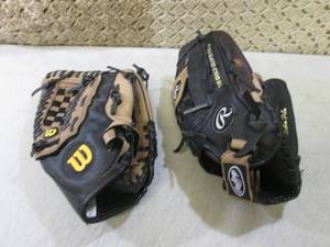 lot 98 image: 2 Baseball Gloves Wilson Rawlings  ...