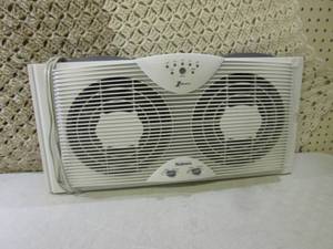 lot 126 image: Holmes Dual Window Fan Works  EW3...
