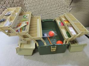 lot 135 image: Plano 8606 Fishing Tackle Box with ...