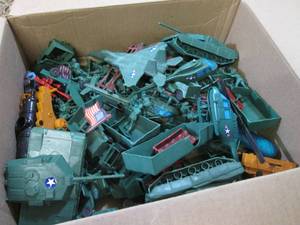 lot 146 image: Box Full of Green Army Men Tanks Pl...