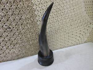 lot 148 image: Mounted Bulls Horn on Base 17 12 ...