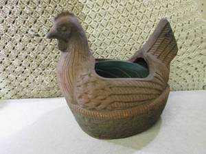 lot 172 image: Chicken Planter Approx 16 x 15 x ...