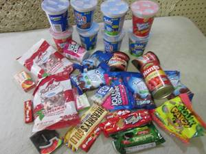 lot 199 image: Assorted Candy  B-2...
