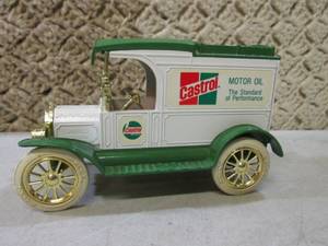 lot 207 image: Ertl Diecast 1913 Ford Model T Van ...