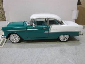 lot 211 image: 1955 Cherolet Bel Air 132 Scale Ne...