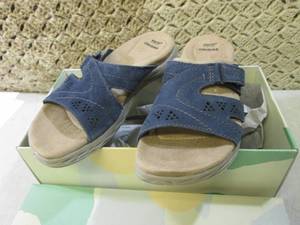 lot 229 image: Westfield Waverly Navy Blue Suede S...