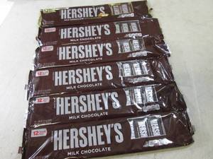 lot 268 image: 6 Packs of 12 Snack Size Hersheys M...