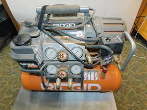 lot 3 image: Ridgid 5-In-1 Air Compressor