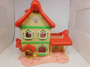 lot 51 image: Large Plastic Dollhouse