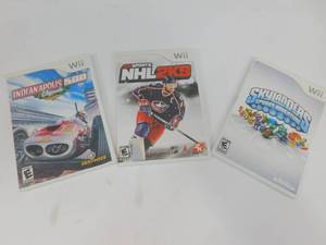 lot 57 image: Wii GAmes
