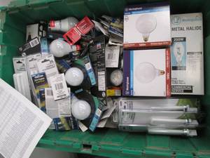 lot 21 image: Green Folding Top Heavy Duty Tote F...