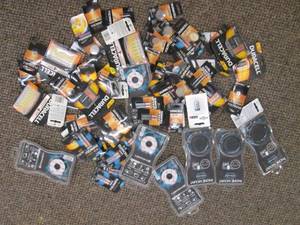 lot 30 image: Large Lot of Batteries & Cell Phone...