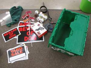 lot 45 image: Green Folding Top Heavy Duty Tote o...