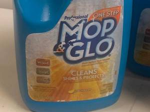 lot 132 image: Mop & Glo