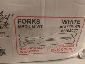 lot 25 image: Plastic Forks