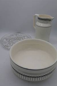 Porcelain wash basin and pitcher