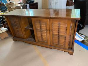 Music entertainment cabinet with record player&nbsp&nbsp