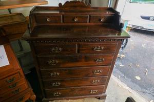 Vintage Dresser&nbsp