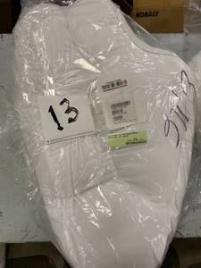 lot 13 image: Side Sleeper Arm Rest Posture Pillow - White, PP27-OS-WHITE - NEW (1)