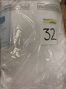 lot 32 image: LoftAIRE Hypoallergenic Soft Down Alternative Queen Pillow, PP80-Q-WHITE - NEW