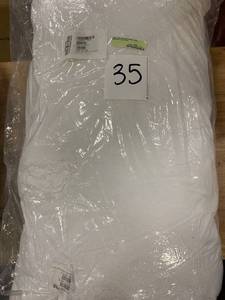 lot 35 image: Black Label PrimaLoft Medium Down Alternative King Pillow, PO82-K-WHITE - NEW
