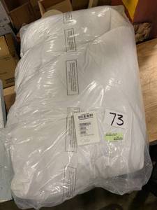 lot 73 image: Baffled Square 4 in. Queen Down Featherbed Mattress Topper, FA31-Q-WHITE - NEW