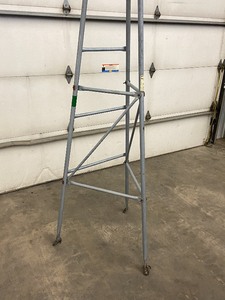 10ft Steel Tri-Pod