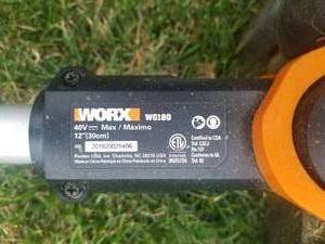 lot 178 image: Worx 2 in 1 TrimmerEdger