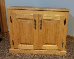 lot 81 image: Oak Component Cabinet