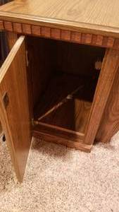 lot 93 image: Oak Side Table Cabinet with Magazine Rack